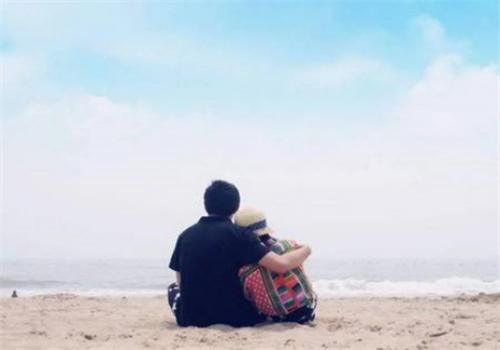 农村的房子离婚怎么判,户主是老公的爸爸吗
